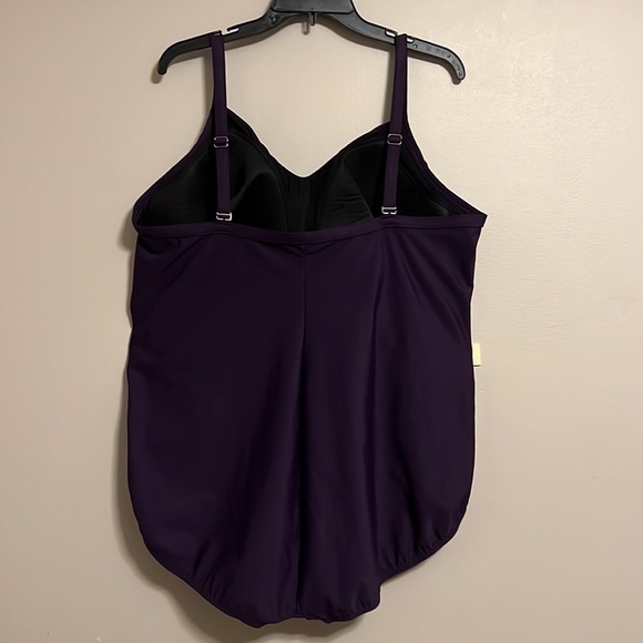 Woman’s One Piece Slenderizing Lands’ End Swimsuit Size 26W In Eggplant - Picture 2 of 12